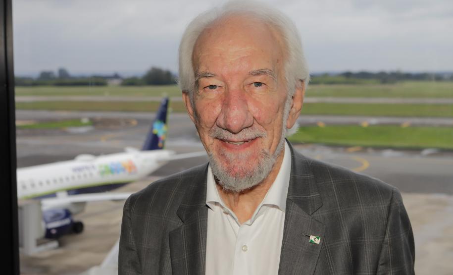 Paraná tem mais um voo internacional: Azul inicia trecho Curitiba-Montevidéu