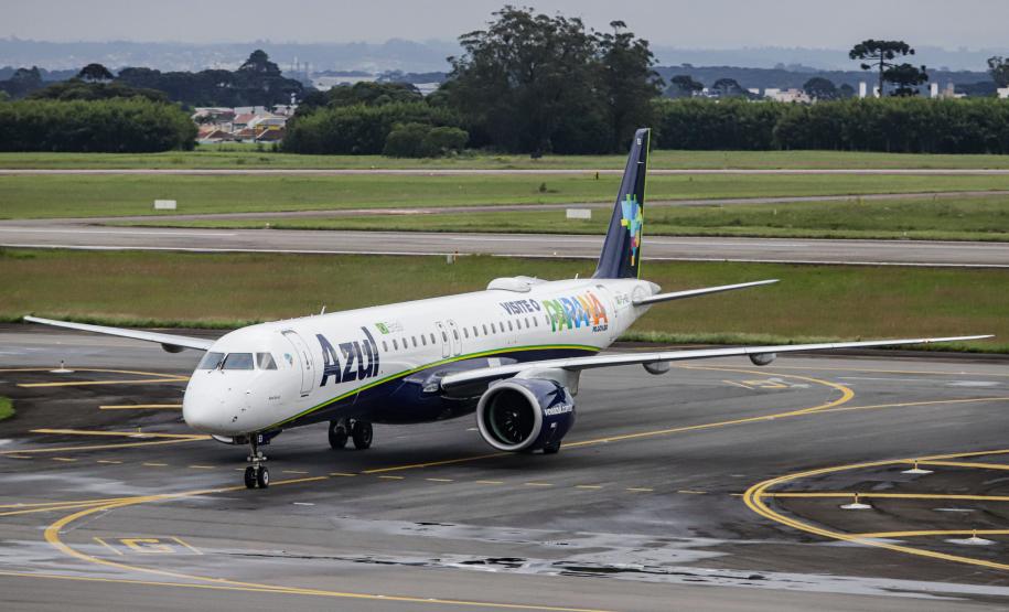 Paraná tem mais um voo internacional: Azul inicia trecho Curitiba-Montevidéu