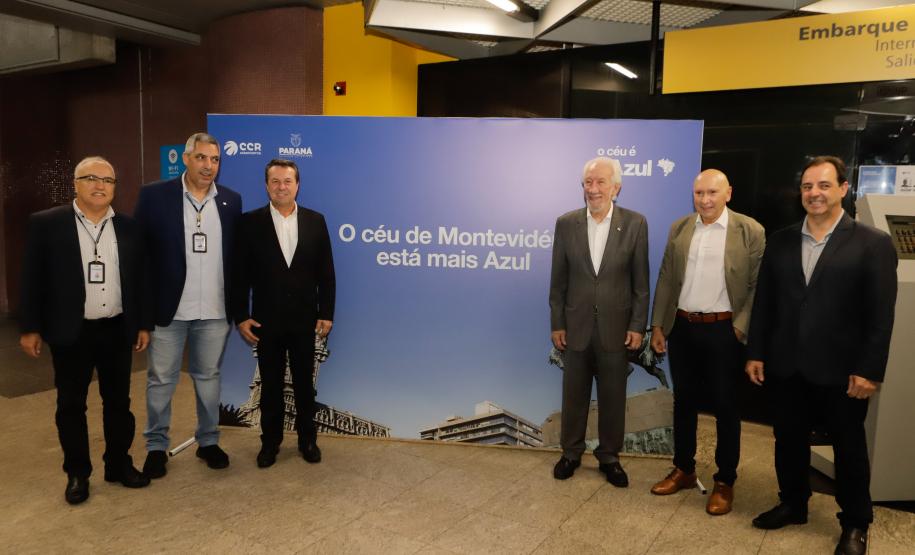 Paraná tem mais um voo internacional: Azul inicia trecho Curitiba-Montevidéu