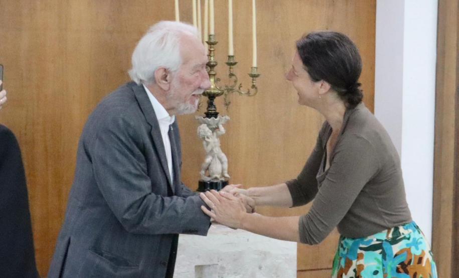 Piana apresenta projetos de infraestrutura e energia à cônsul-geral da Bélgica