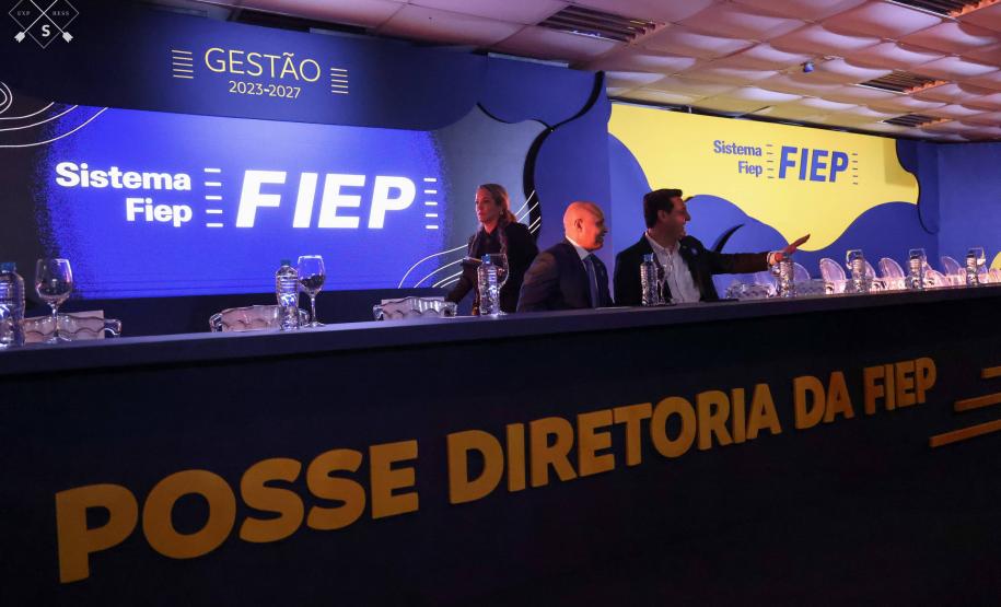 Setor industrial é determinante para o crescimento do PIB do Paraná, afirma o governador