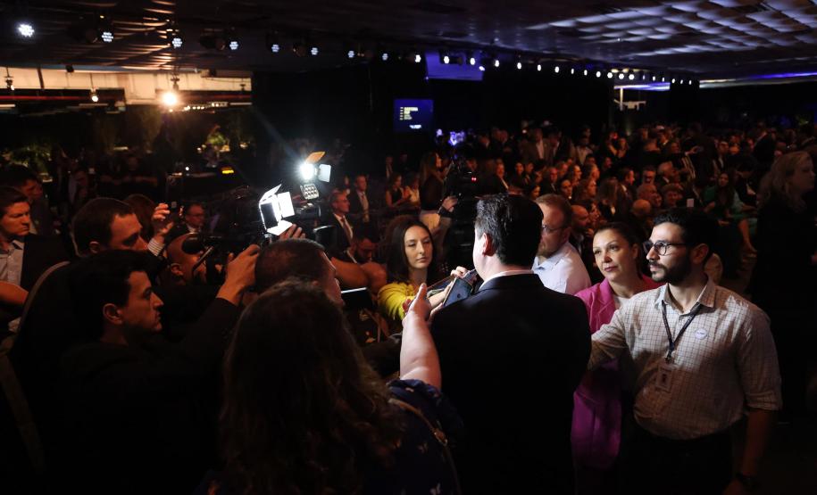 Setor industrial é determinante para o crescimento do PIB do Paraná, afirma o governador