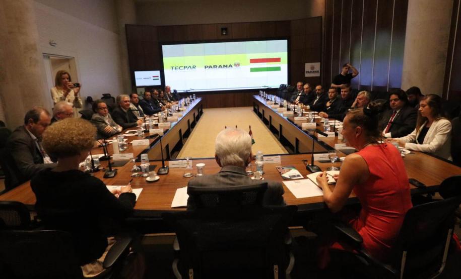 Paraná e Hungria firmam parceria nas áreas de inovação e tecnologia