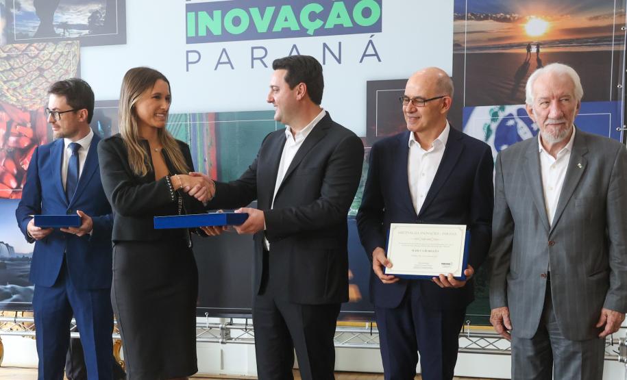 Em solenidade no Palácio Iguaçu, prêmio homenageia destaques da inovação