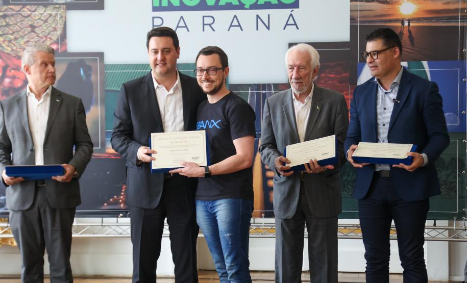 Em solenidade no Palácio Iguaçu, prêmio homenageia destaques da inovação