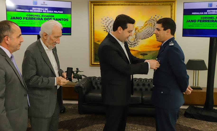 Paraná homenageia militares da FAB por encontrarem avião que caiu com servidores do Estado