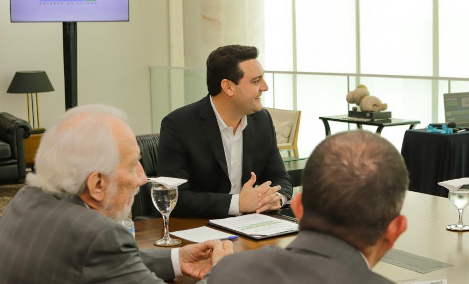 Paraná homenageia militares da FAB por encontrarem avião que caiu com servidores do Estado