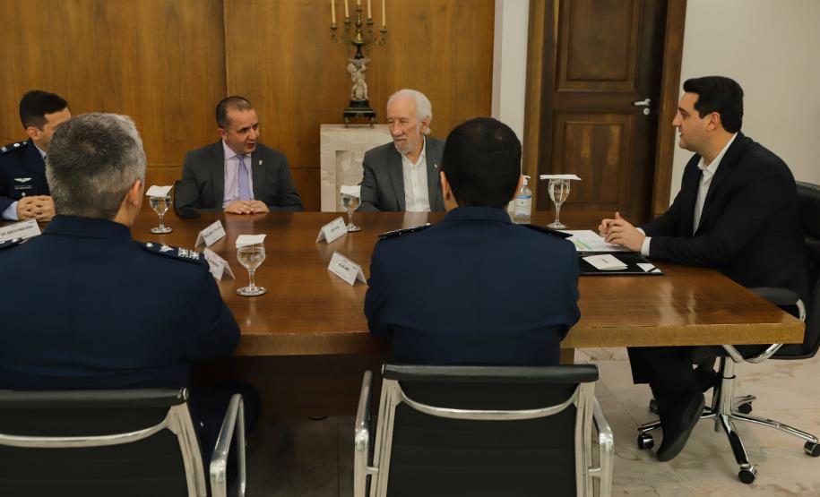 Paraná homenageia militares da FAB por encontrarem avião que caiu com servidores do Estado