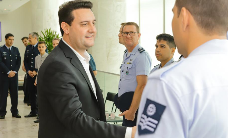 Paraná homenageia militares da FAB por encontrarem avião que caiu com servidores do Estado