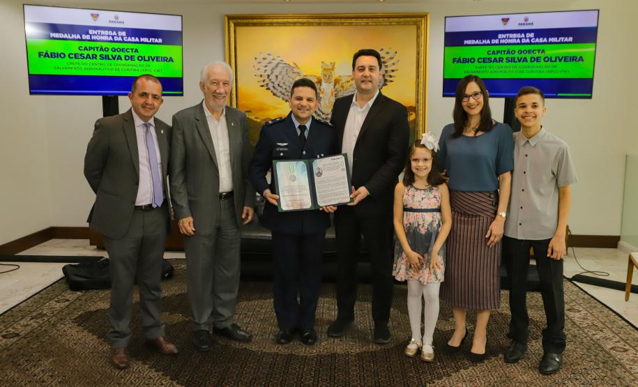 Paraná homenageia militares da FAB por encontrarem avião que caiu com servidores do Estado