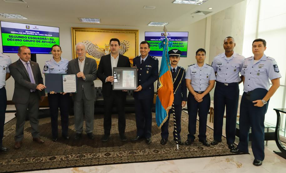 Paraná homenageia militares da FAB por encontrarem avião que caiu com servidores do Estado