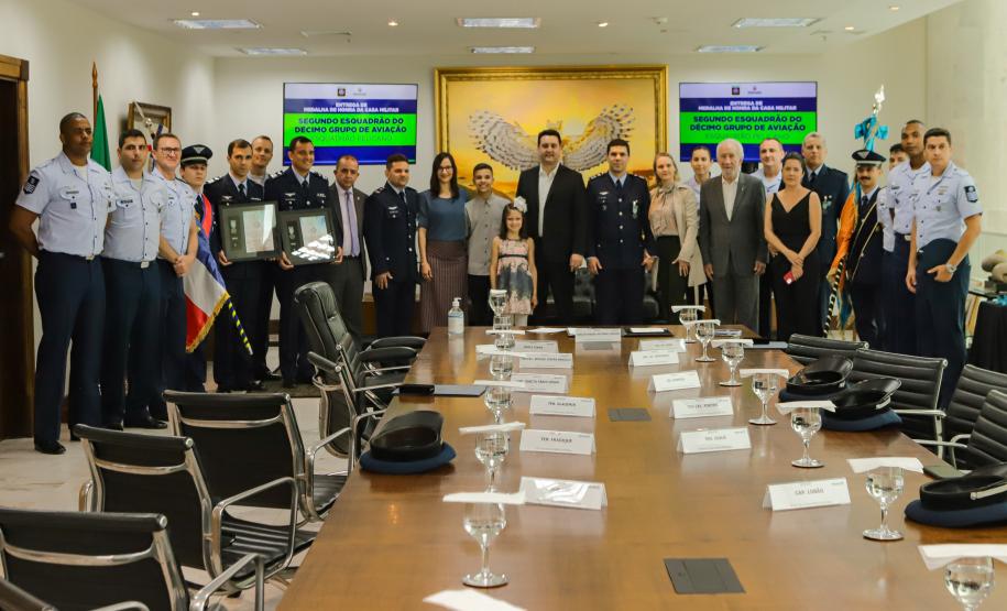 Paraná homenageia militares da FAB por encontrarem avião que caiu com servidores do Estado