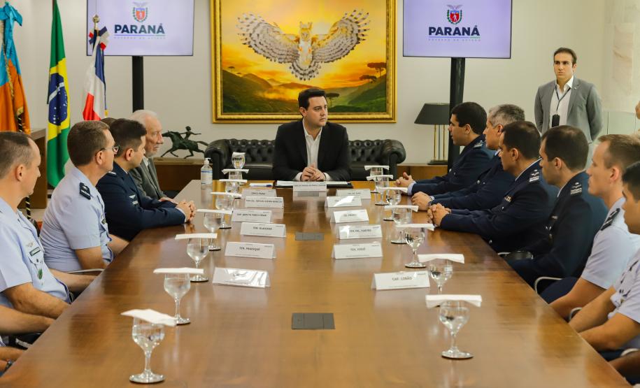 Paraná homenageia militares da FAB por encontrarem avião que caiu com servidores do Estado