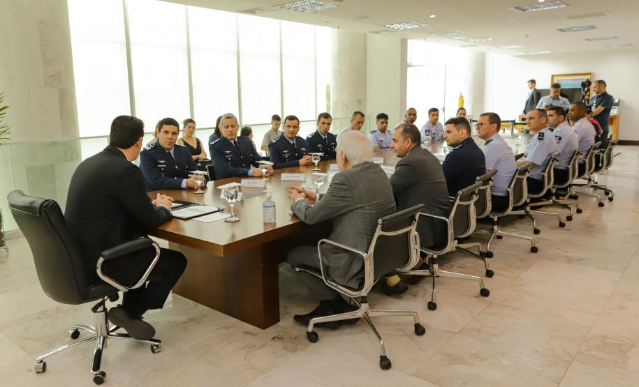 Paraná homenageia militares da FAB por encontrarem avião que caiu com servidores do Estado