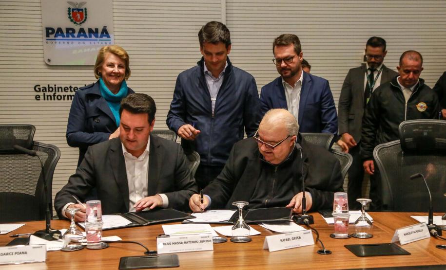 Governo do Estado libera R$ 20 milhões para pavimentação em cinco bairros de Curitiba