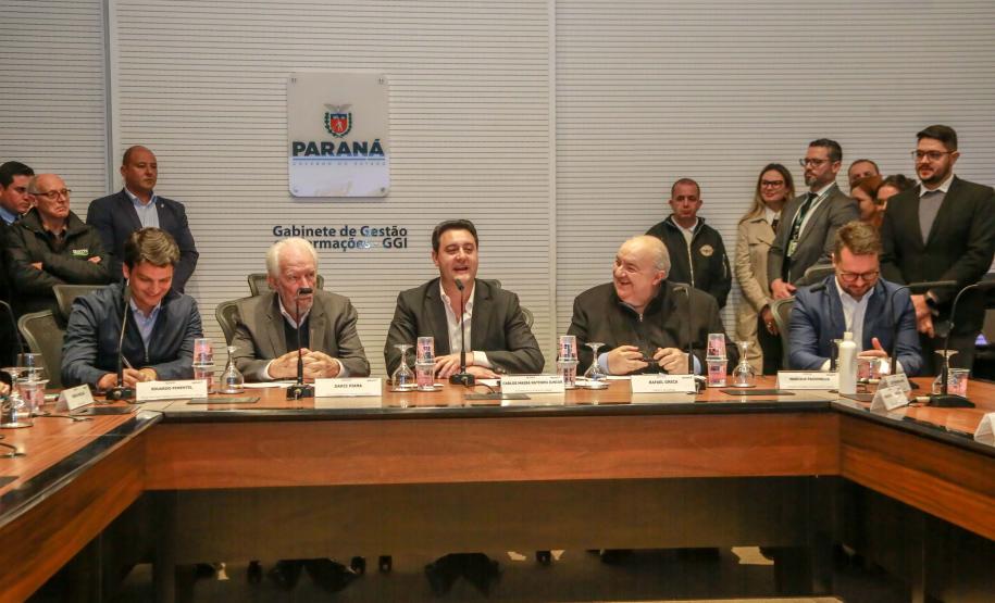 Governo do Estado libera R$ 20 milhões para pavimentação em cinco bairros de Curitiba