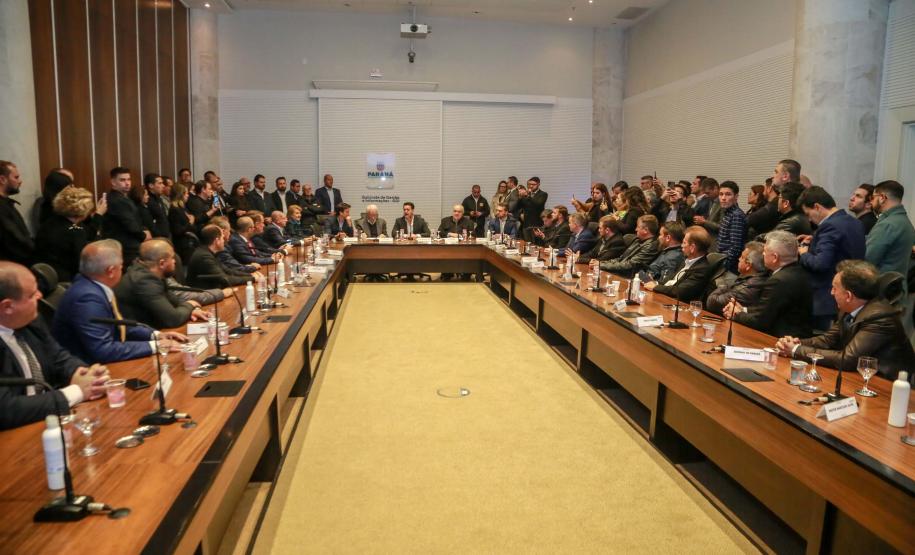 Governo do Estado libera R$ 20 milhões para pavimentação em cinco bairros de Curitiba