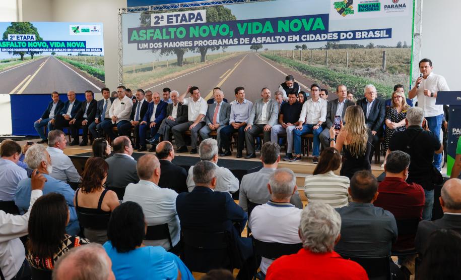 Governador anuncia R$ 132 milhões para nova fase do Asfalto Novo, Vida Nova