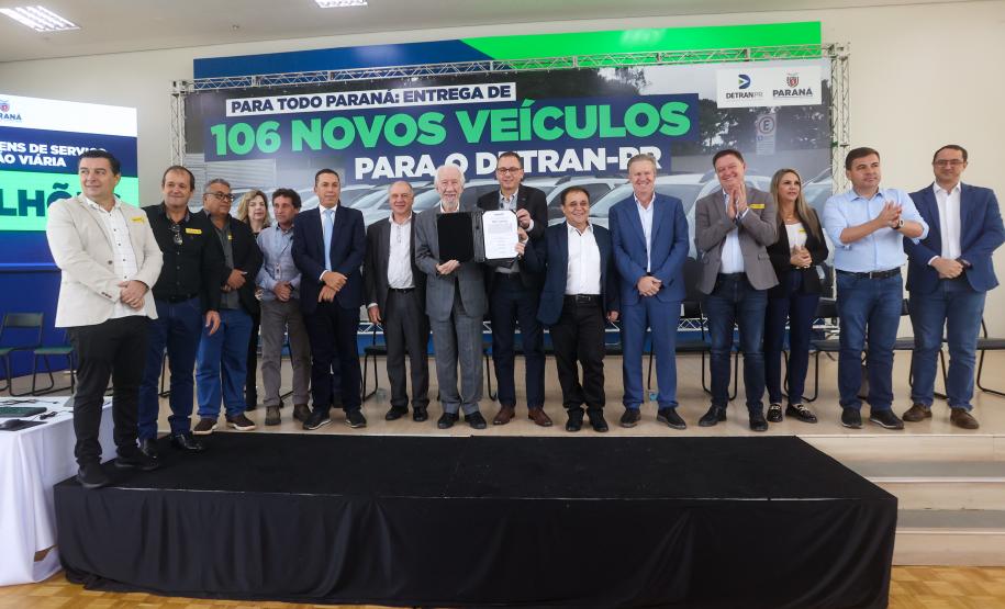 Estado entrega 106 veículos e equipamentos para reforçar atendimentos do Detran-PR