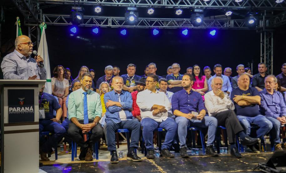 Na abertura da feira de Dois Vizinhos, Estado anuncia R$ 18,9 milhões para ampliar UTI