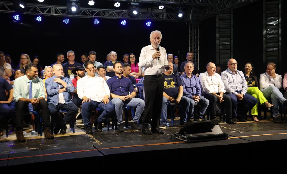Na abertura da feira de Dois Vizinhos, Estado anuncia R$ 18,9 milhões para ampliar UTI