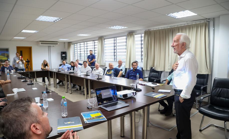 Na abertura da feira de Dois Vizinhos, Estado anuncia R$ 18,9 milhões para ampliar UTI
