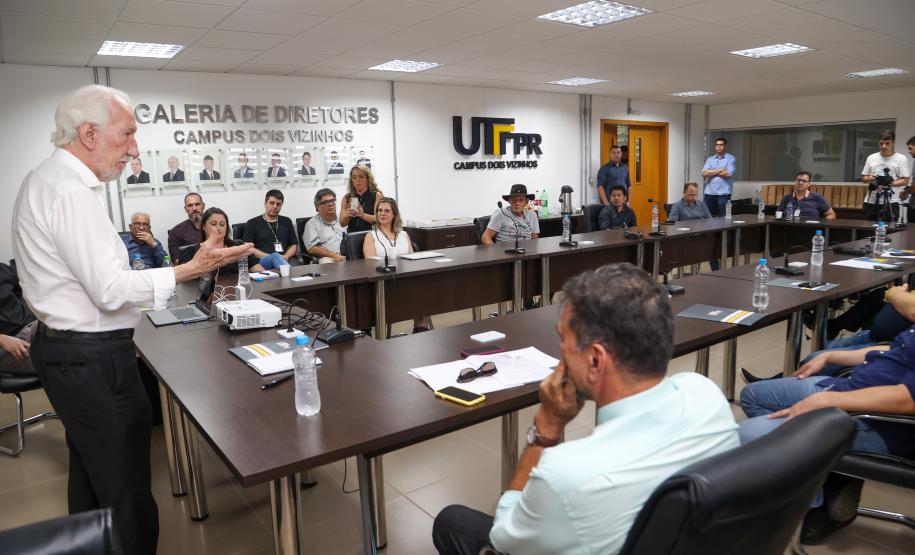 Na abertura da feira de Dois Vizinhos, Estado anuncia R$ 18,9 milhões para ampliar UTI