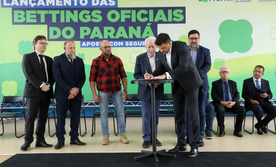 Com empresas credenciadas, Lottopar autoriza início das operações de apostas esportivas