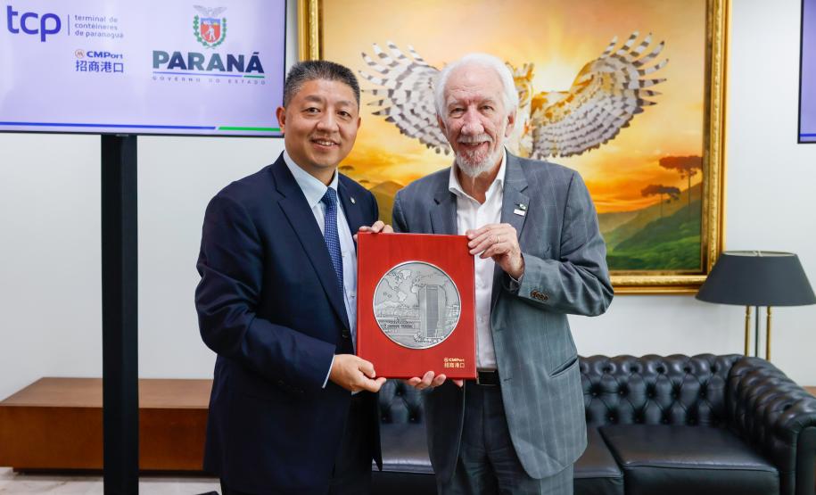 Piana apresenta macroprojetos de infraestrutura do Paraná a grupo chinês