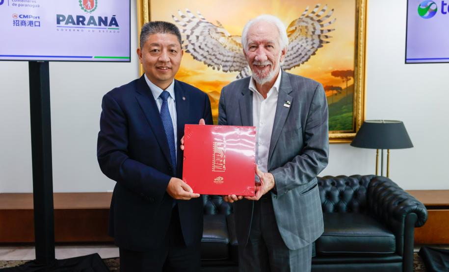 Piana apresenta macroprojetos de infraestrutura do Paraná a grupo chinês