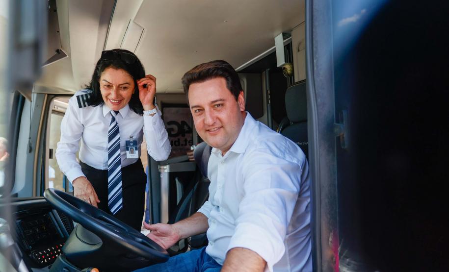 Campanha em parceria com Viação Garcia convida turistas a visitar o Paraná