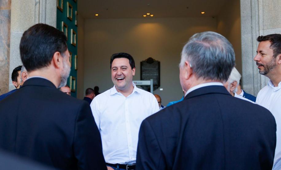 Campanha em parceria com Viação Garcia convida turistas a visitar o Paraná