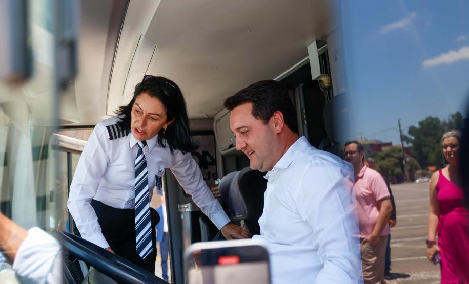 Campanha em parceria com Viação Garcia convida turistas a visitar o Paraná