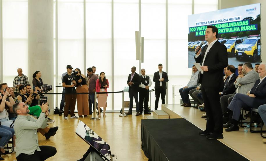 Governador entrega 142 novas viaturas para a Polícia Militar e caminhões para Defesa Civil