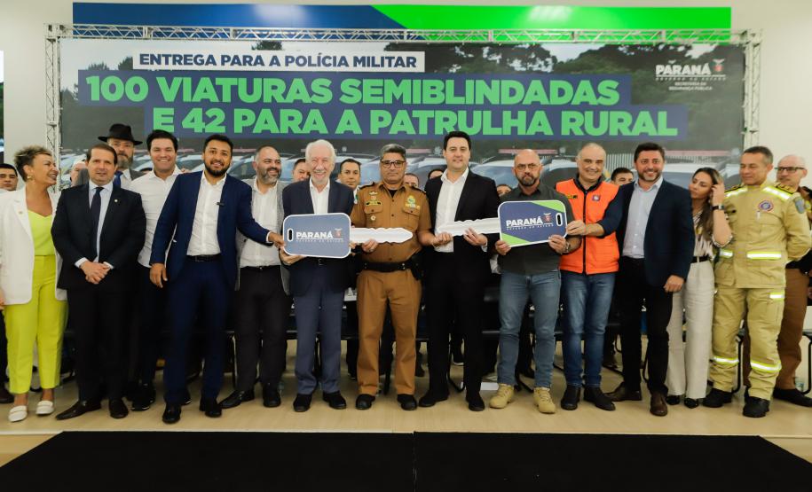 Governador entrega 142 novas viaturas para a Polícia Militar e caminhões para Defesa Civil