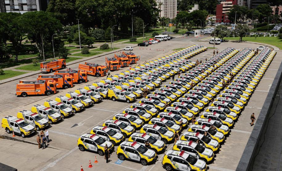 Governador entrega 142 novas viaturas para a Polícia Militar e caminhões para Defesa Civil