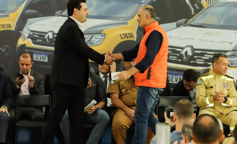 Governador entrega 142 novas viaturas para a Polícia Militar e caminhões para Defesa Civil