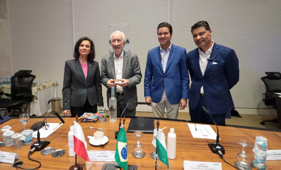 Paraná apresenta à embaixadora da Polônia projetos com potencial para cooperação