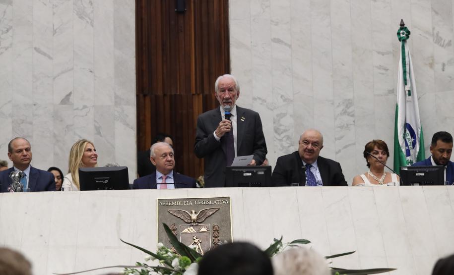 Governador participa da entrega do título de cidadã honorária do Paraná a Cida Borghetti