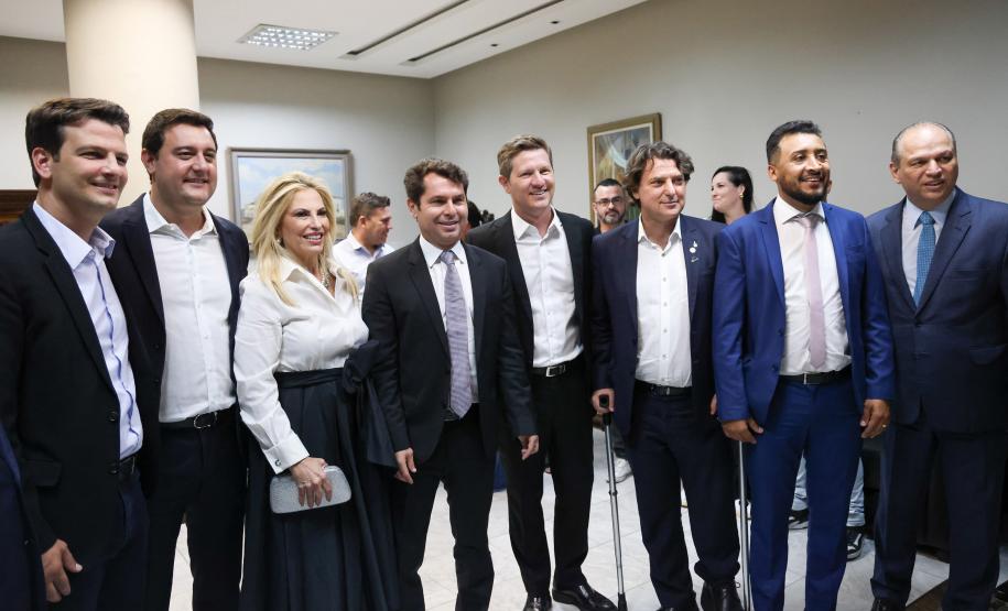 Governador participa da entrega do título de cidadã honorária do Paraná a Cida Borghetti