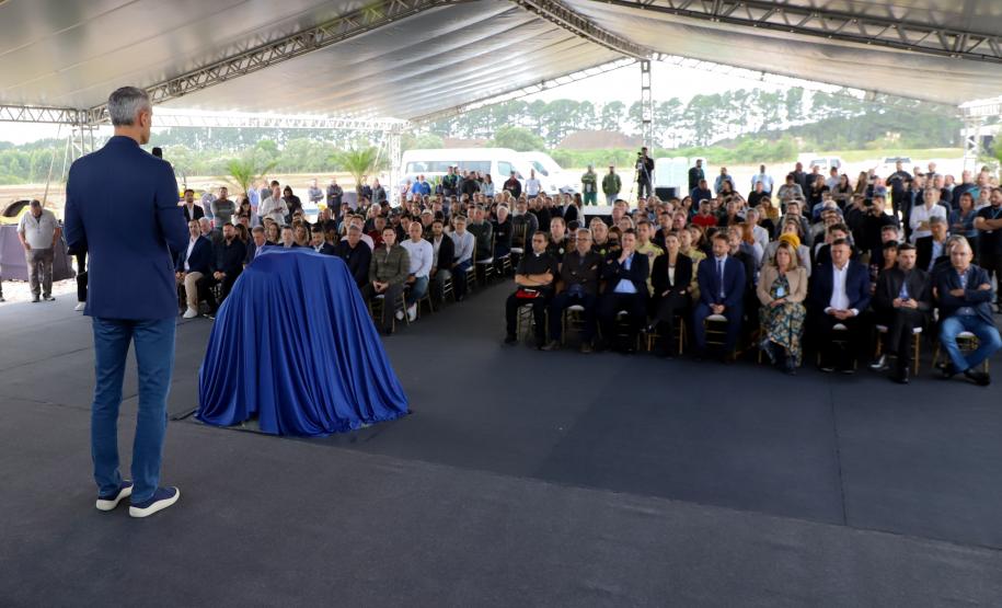 Estado anuncia pavimentação de R$ 45 milhões no lançamento da fábrica da Electrolux na RMC