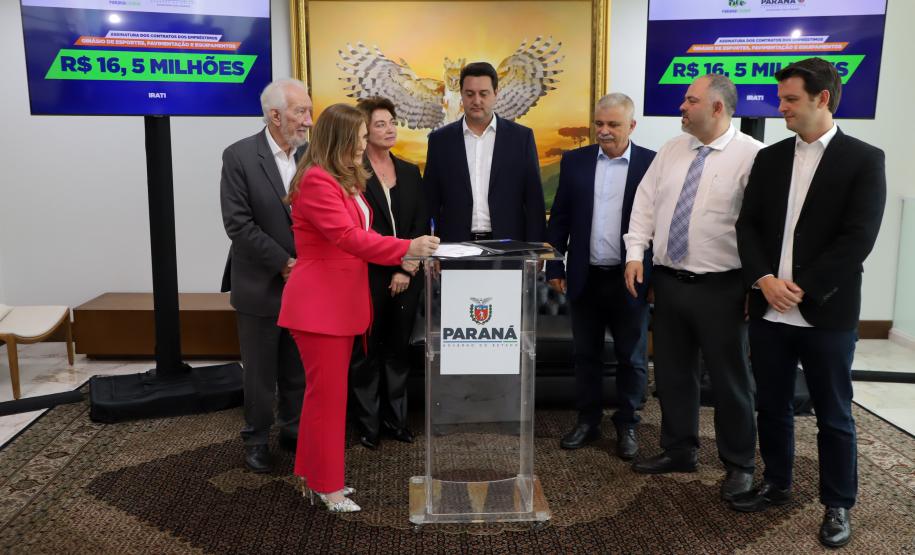 Governador libera R$ 16,5 milhões para pavimentação e conclusão de ginásio em Irati