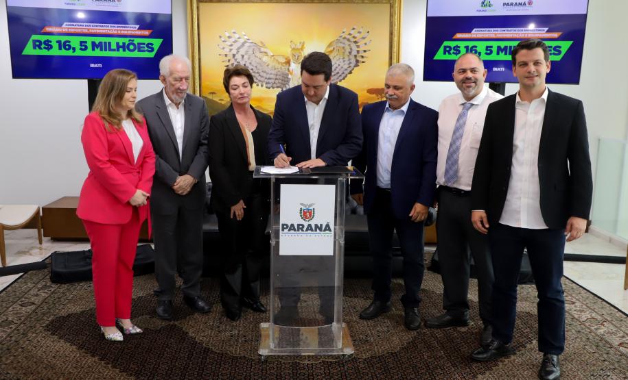 Governador libera R$ 16,5 milhões para pavimentação e conclusão de ginásio em Irati