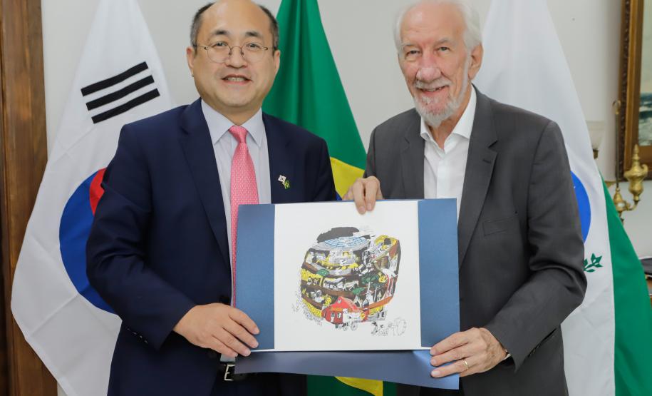 Piana recebe visita do novo embaixador da Ucrânia no Brasil e de cônsul da Coreia do Sul