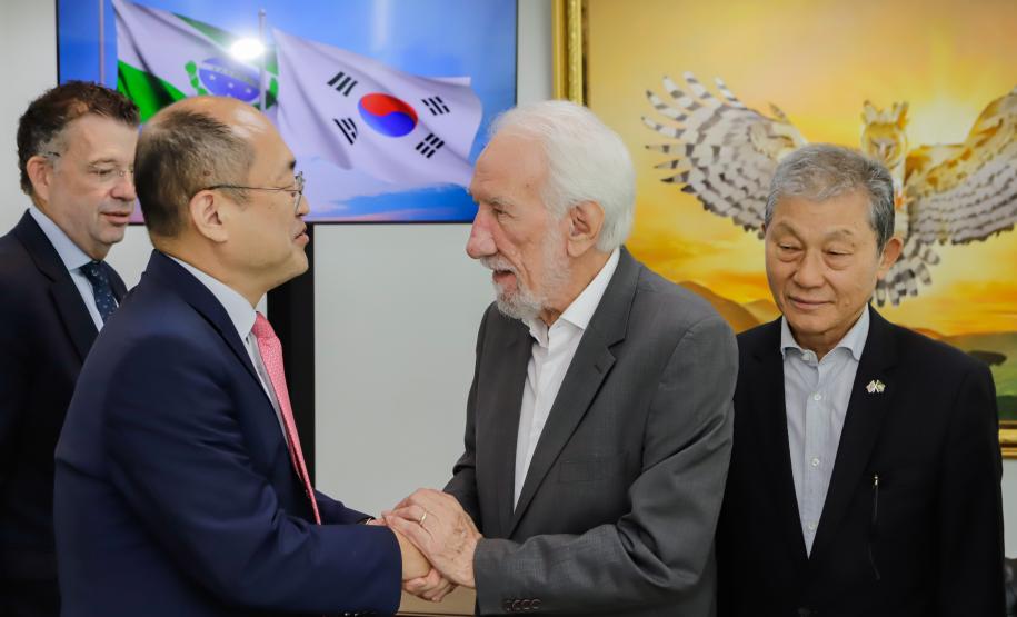 Piana recebe visita do novo embaixador da Ucrânia no Brasil e de cônsul da Coreia do Sul