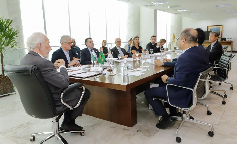 Piana recebe visita do novo embaixador da Ucrânia no Brasil e de cônsul da Coreia do Sul