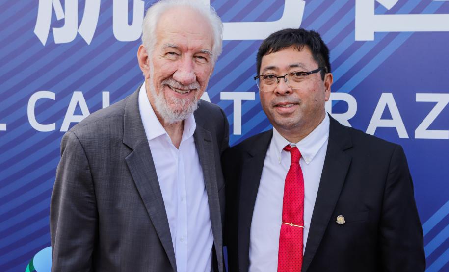 Com atracação de porta-contêiner chinês, Paranaguá estreia nova rota marítima