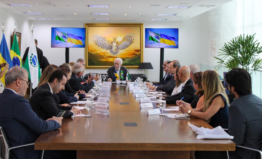 Piana recebe visita do novo embaixador da Ucrânia no Brasil e de cônsul da Coreia do Sul