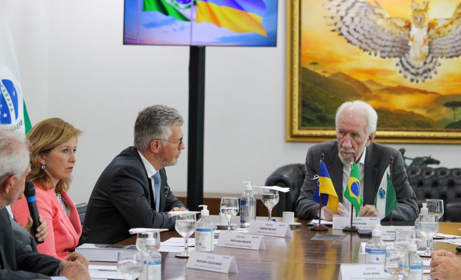 Piana recebe visita do novo embaixador da Ucrânia no Brasil e de cônsul da Coreia do Sul