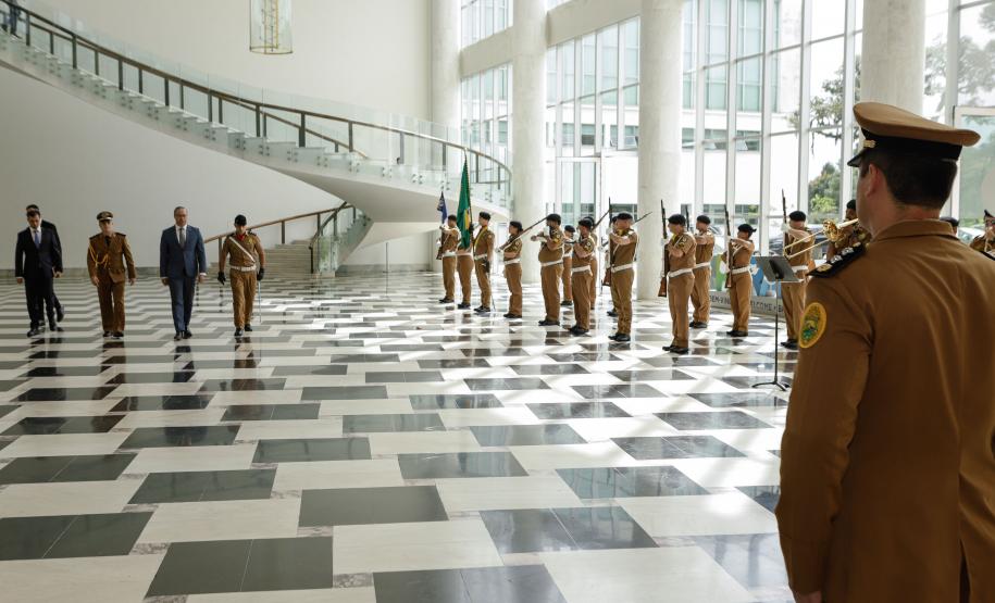 Governador recebe embaixador do Azerbaijão e destaca potenciais produtivos do Paraná